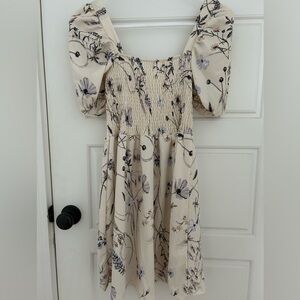 H&M Short Puff Sleeve Ivory Floral Print Smocked Summer Dress Sundress Small S